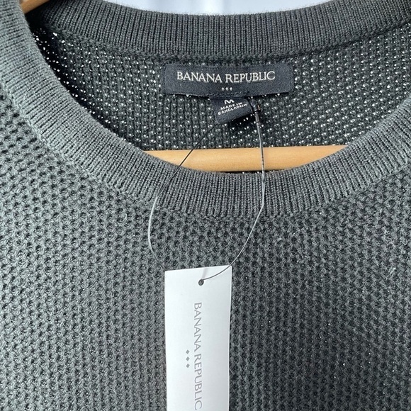 NWT Banana Republic Long Sleeve Crew Neck Shirt in Grey Size Medium - Picture 2 of 5